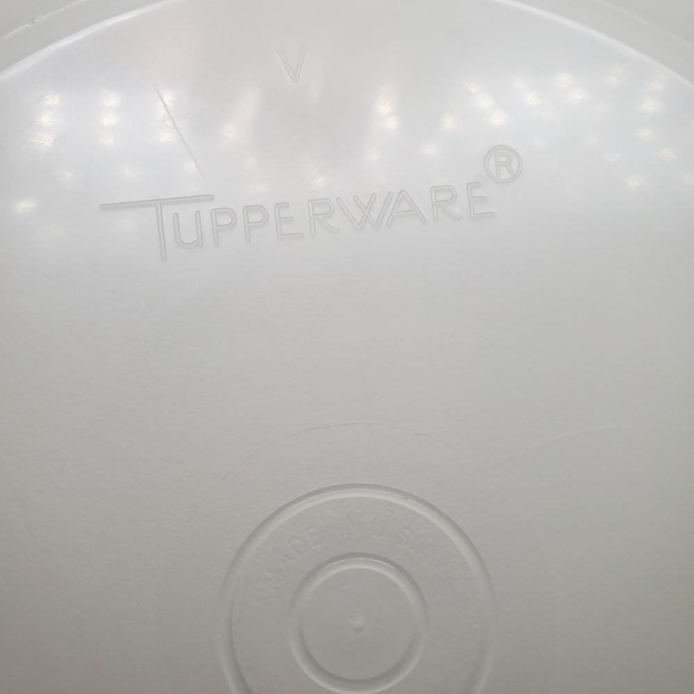 Vintage Americana Tupperware Round Servalier Bowl Lid WhiteRed Cover Kitchenware